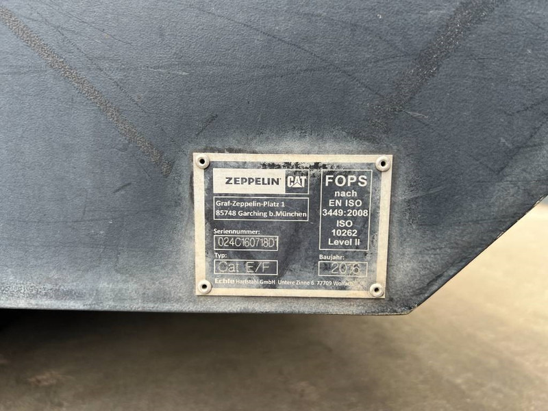 Cat 313E / M315F / 320F / 323E / 325F / 329E/ 330F / - Kabīne un interjers - Celtniecības tehnika: foto 3 Cat 313E / M315F / 320F / 323E / 325F / 329E/ 330F / - Kabīne un interjers - Celtniecības tehnika: foto 3