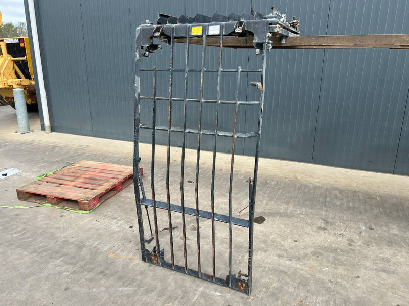 Cat 313E / M315F / 320F / 323E / 325F / 329E / 330F / - Kabīne un interjers - Celtniecības tehnika: foto 1 Cat 313E / M315F / 320F / 323E / 325F / 329E / 330F / - Kabīne un interjers - Celtniecības tehnika: foto 1