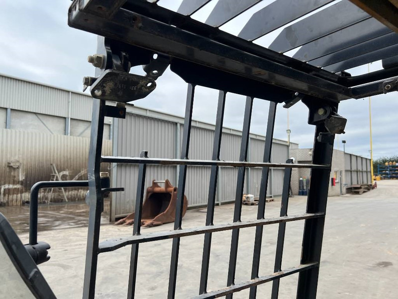 Cat 313E / M315F / 320F / 323E / 325F / 329E / 330F / - Kabīne un interjers - Celtniecības tehnika: foto 4 Cat 313E / M315F / 320F / 323E / 325F / 329E / 330F / - Kabīne un interjers - Celtniecības tehnika: foto 4