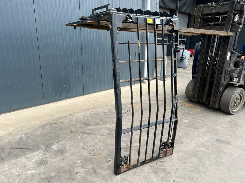 Cat 313E / M315F / 320F / 323E / 325F / 329E / 330F / - Kabīne un interjers - Celtniecības tehnika: foto 2 Cat 313E / M315F / 320F / 323E / 325F / 329E / 330F / - Kabīne un interjers - Celtniecības tehnika: foto 2