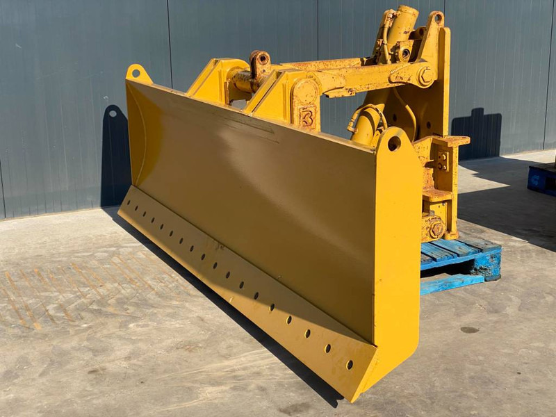 Cat Front Blade + Lift 12H / 120M / 120H / 140G / 140H - Vērstuve - Celtniecības tehnika: foto 2 Cat Front Blade + Lift 12H / 120M / 120H / 140G / 140H - Vērstuve - Celtniecības tehnika: foto 2