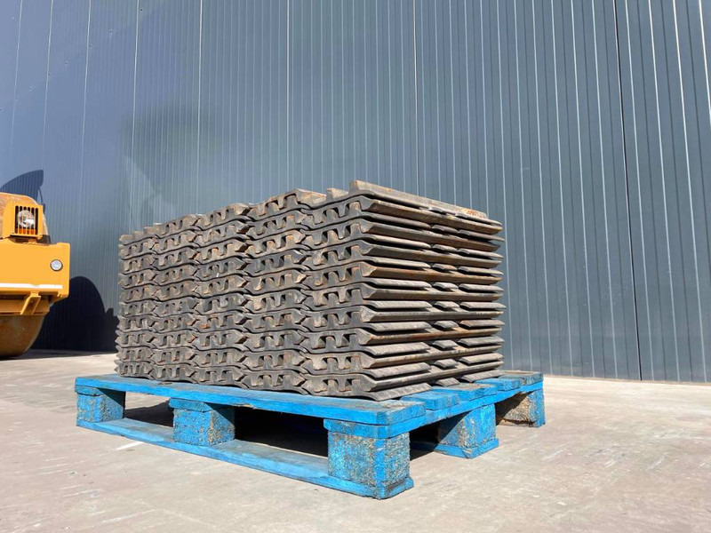 Hyundai R210 / R215 / R220 / R235 / R250 / R260 - Rāmis/ Šasija - Celtniecības tehnika: foto 2 Hyundai R210 / R215 / R220 / R235 / R250 / R260 - Rāmis/ Šasija - Celtniecības tehnika: foto 2