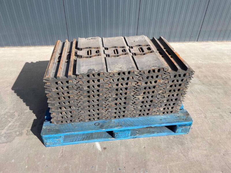 Hyundai R210 / R215 / R220 / R235 / R250 / R260 - Rāmis/ Šasija - Celtniecības tehnika: foto 4 Hyundai R210 / R215 / R220 / R235 / R250 / R260 - Rāmis/ Šasija - Celtniecības tehnika: foto 4