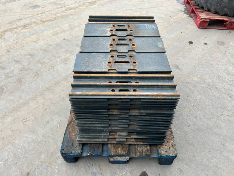 Hyundai R210 / R215 / R220 Shoes 3 Grouser 600mm - Rāmis/ Šasija - Celtniecības tehnika: foto 4 Hyundai R210 / R215 / R220 Shoes 3 Grouser 600mm - Rāmis/ Šasija - Celtniecības tehnika: foto 4