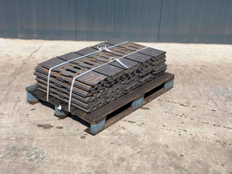 Hyundai R280 / R290 / R320 Shoes/Pads - Rāmis/ Šasija - Celtniecības tehnika: foto 1 Hyundai R280 / R290 / R320 Shoes/Pads - Rāmis/ Šasija - Celtniecības tehnika: foto 1