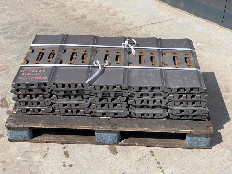 JCB JS240 / JS260 / JS300 Shoes/Pads - Rāmis/ Šasija - Celtniecības tehnika: foto 4 JCB JS240 / JS260 / JS300 Shoes/Pads - Rāmis/ Šasija - Celtniecības tehnika: foto 4