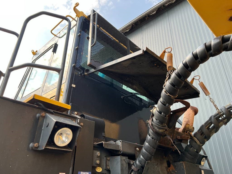 Artikulētias pašizgāzējs Komatsu HM400-3: foto 10