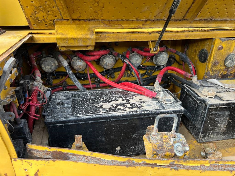 Artikulētias pašizgāzējs Komatsu HM400-3: foto 14