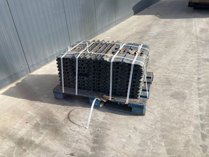 Komatsu PC150 / PC160 / PC180 / PC210 / PC240 3 Grouser 60 - Rāmis/ Šasija - Celtniecības tehnika: foto 4 Komatsu PC150 / PC160 / PC180 / PC210 / PC240 3 Grouser 60 - Rāmis/ Šasija - Celtniecības tehnika: foto 4