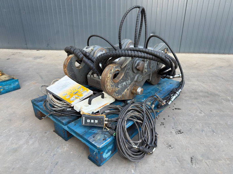 Liebherr SWA48 - 323F Likufix - Ātrā sakabe - Celtniecības tehnika: foto 1 Liebherr SWA48 - 323F Likufix - Ātrā sakabe - Celtniecības tehnika: foto 1