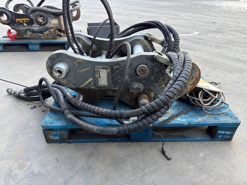 Liebherr SWA48 - 323F Likufix - Ātrā sakabe - Celtniecības tehnika: foto 5 Liebherr SWA48 - 323F Likufix - Ātrā sakabe - Celtniecības tehnika: foto 5