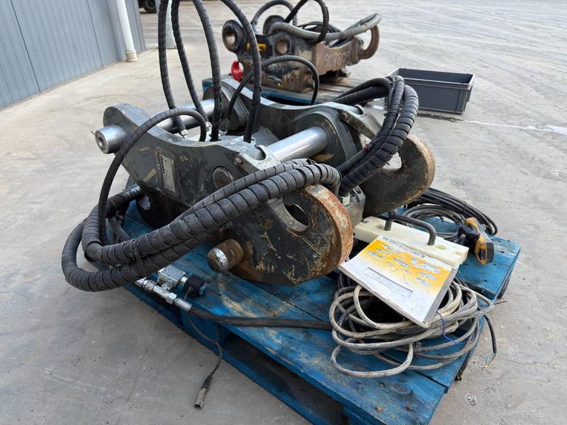 Liebherr SWA48 - 323F Likufix - Ātrā sakabe - Celtniecības tehnika: foto 4 Liebherr SWA48 - 323F Likufix - Ātrā sakabe - Celtniecības tehnika: foto 4