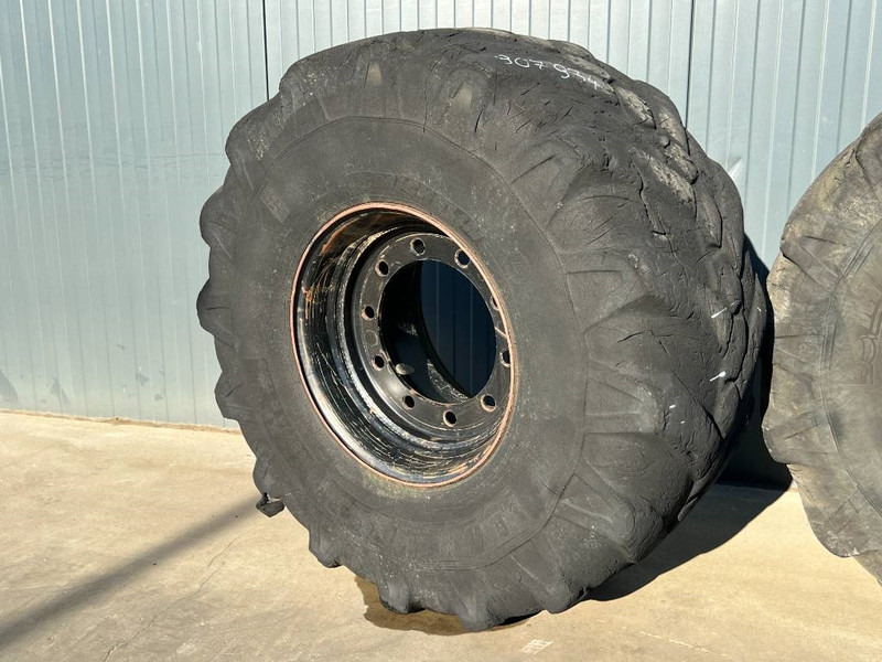 Michelin 445/70R19.5 incl. rim - Riepas un diski - Celtniecības tehnika: foto 2 Michelin 445/70R19.5 incl. rim - Riepas un diski - Celtniecības tehnika: foto 2