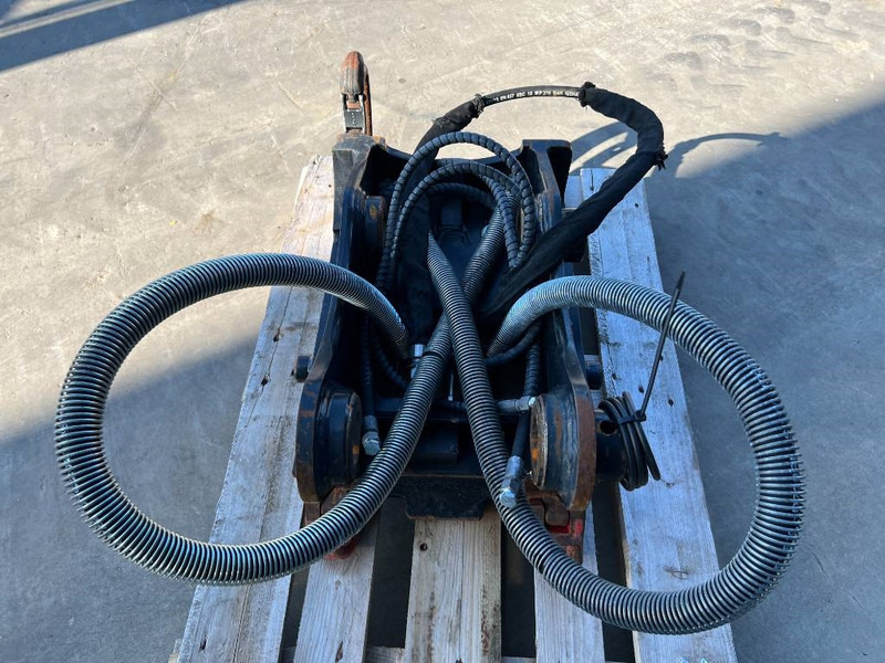 OilQuick OQ65 - 311F / 313F / 315F - Ātrā sakabe - Celtniecības tehnika: foto 5 OilQuick OQ65 - 311F / 313F / 315F - Ātrā sakabe - Celtniecības tehnika: foto 5