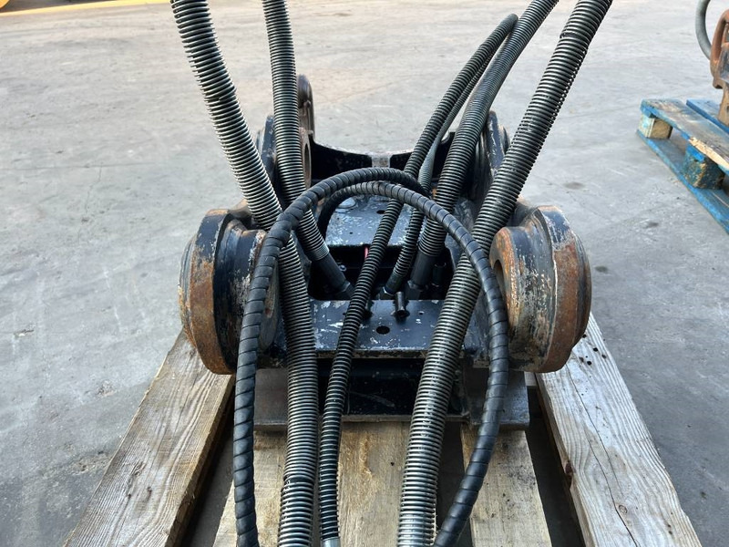 OilQuick OQ65 - M314F / M316F / M318F - Ātrā sakabe - Celtniecības tehnika: foto 5 OilQuick OQ65 - M314F / M316F / M318F - Ātrā sakabe - Celtniecības tehnika: foto 5