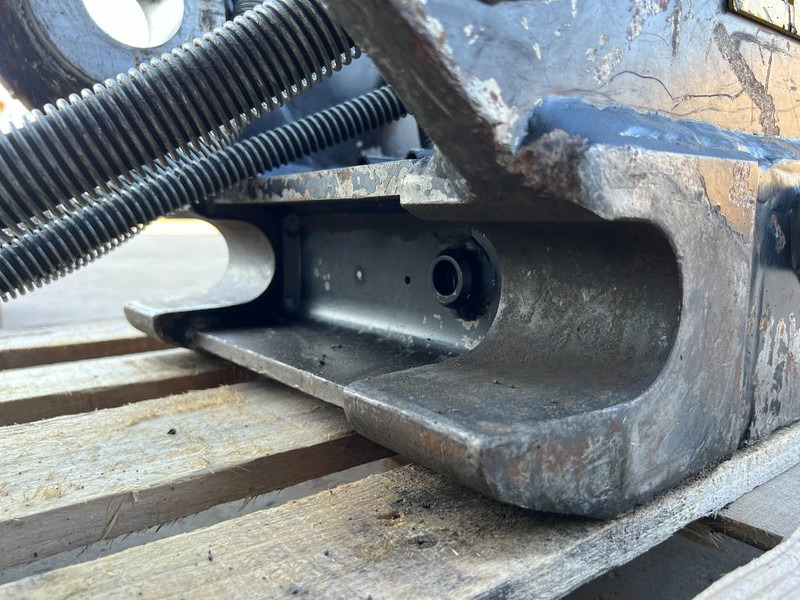 Ātrā sakabe - Celtniecības tehnika OilQuick OQ65 - M314F / M316F / M318F: foto 7 Ātrā sakabe - Celtniecības tehnika OilQuick OQ65 - M314F / M316F / M318F: foto 7