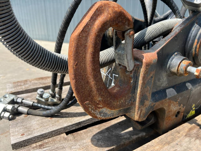 Ātrā sakabe - Celtniecības tehnika OilQuick OQ65 - M314F / M316F / M318F: foto 12