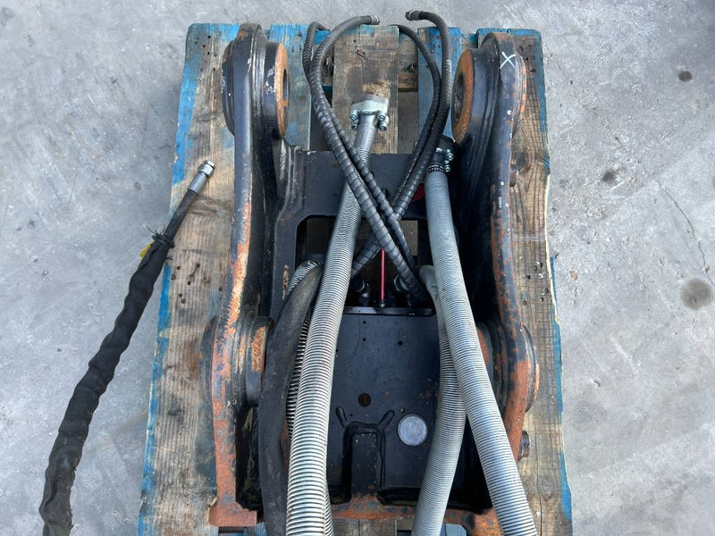 Ātrā sakabe - Celtniecības tehnika OilQuick OQ65 - M314F / M316F / M318F: foto 15