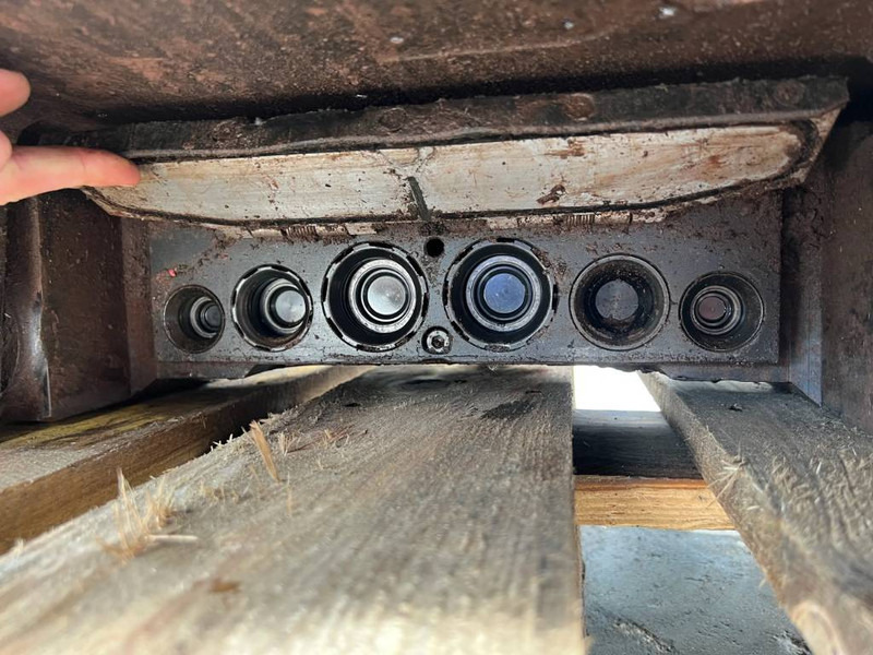 Ātrā sakabe - Celtniecības tehnika OilQuick OQ70/55 - 320E / 325F: foto 12