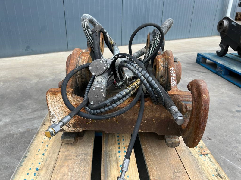 OilQuick OQ70/55 - 323F - Ātrā sakabe - Celtniecības tehnika: foto 2 OilQuick OQ70/55 - 323F - Ātrā sakabe - Celtniecības tehnika: foto 2