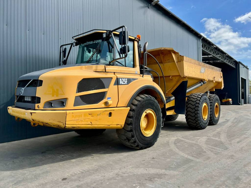 Volvo A25F - Artikulētias pašizgāzējs: foto 1 Volvo A25F - Artikulētias pašizgāzējs: foto 1