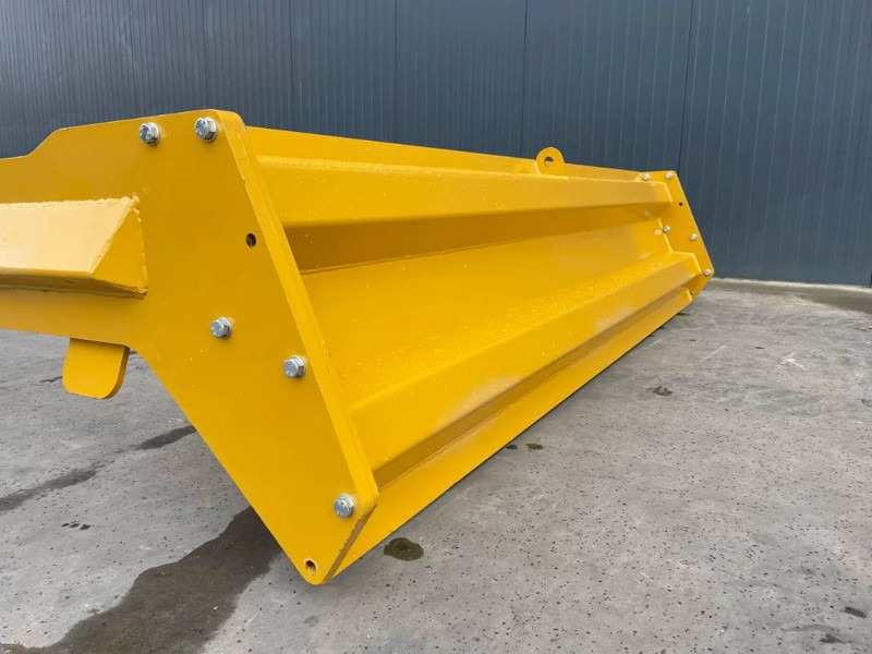 Jaunā Kravas lifts - Celtniecības tehnika Volvo A35G: foto 6