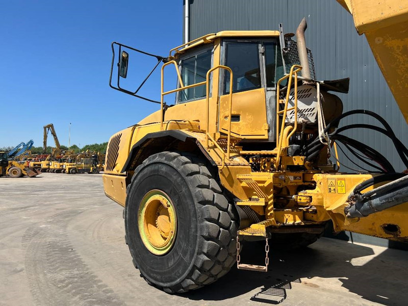 Volvo A40D - Artikulētias pašizgāzējs: foto 5 Volvo A40D - Artikulētias pašizgāzējs: foto 5