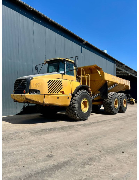 Volvo A40D - Artikulētias pašizgāzējs: foto 1 Volvo A40D - Artikulētias pašizgāzējs: foto 1