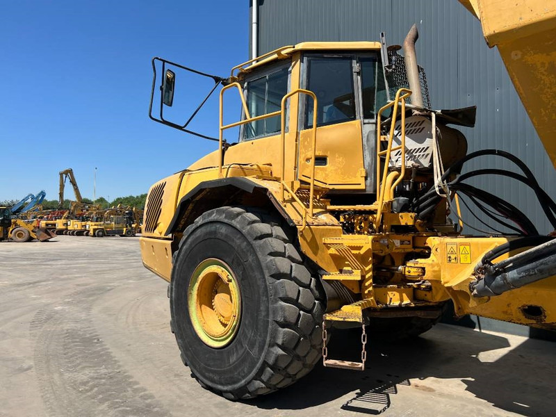 Volvo A40D - Artikulētias pašizgāzējs: foto 5 Volvo A40D - Artikulētias pašizgāzējs: foto 5
