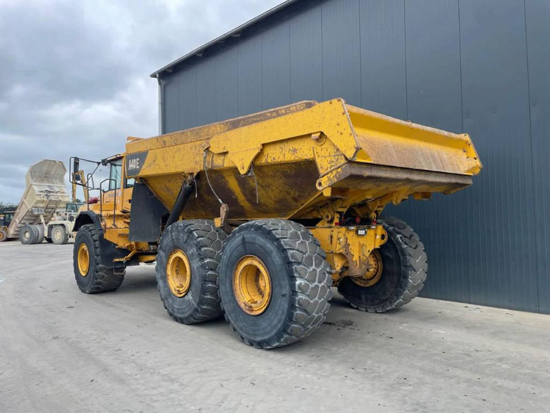 Volvo A40E - Artikulētias pašizgāzējs: foto 2 Volvo A40E - Artikulētias pašizgāzējs: foto 2