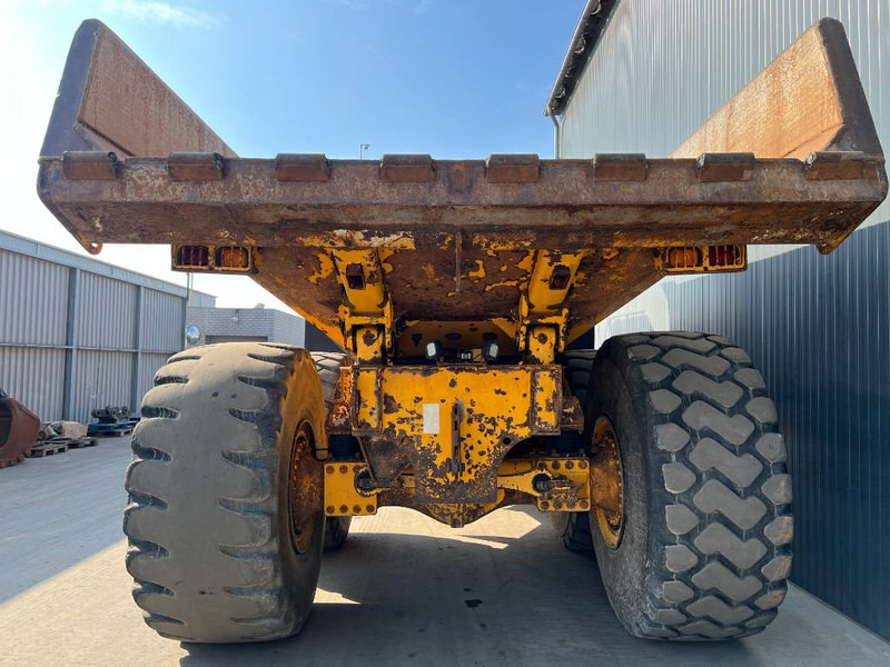 Volvo A40E - Artikulētias pašizgāzējs: foto 4 Volvo A40E - Artikulētias pašizgāzējs: foto 4