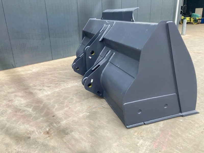 Jaunā Kauss - Celtniecības tehnika Volvo L120F: foto 7