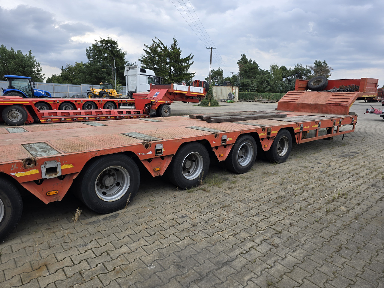 ArtTrailer LIDER ART-01 - Puspiekabe zema profila platforma: foto 5 ArtTrailer LIDER ART-01 - Puspiekabe zema profila platforma: foto 5