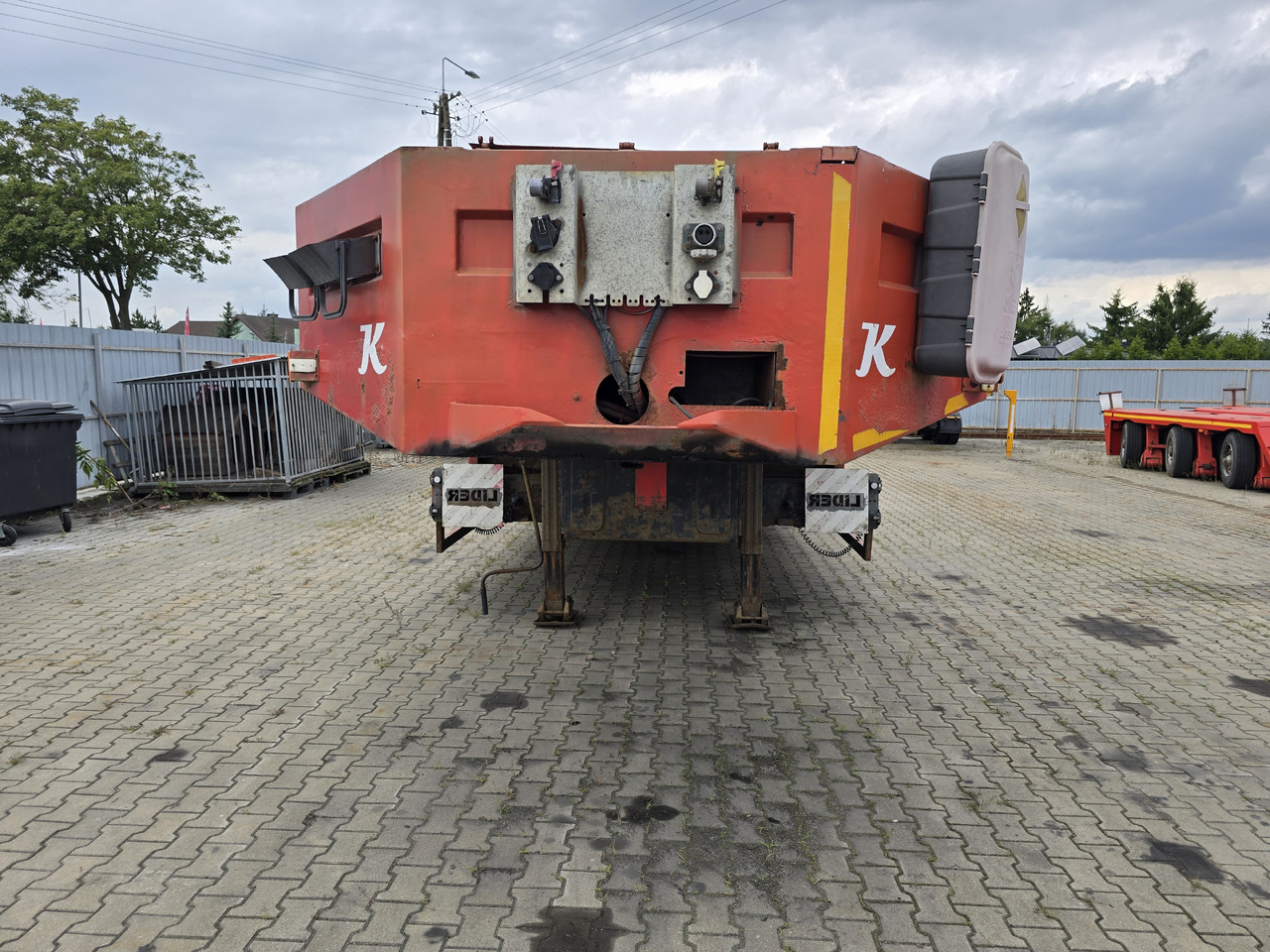 ArtTrailer LIDER ART-01 - Puspiekabe zema profila platforma: foto 3 ArtTrailer LIDER ART-01 - Puspiekabe zema profila platforma: foto 3