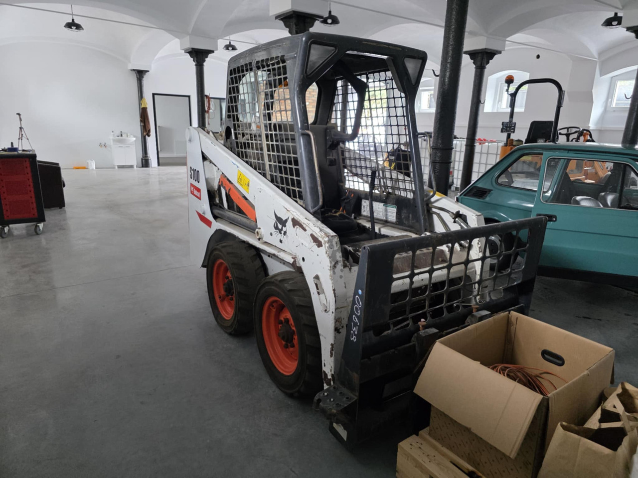 BOBCAT S100 - Kompaktiekrāvējs: foto 2 BOBCAT S100 - Kompaktiekrāvējs: foto 2