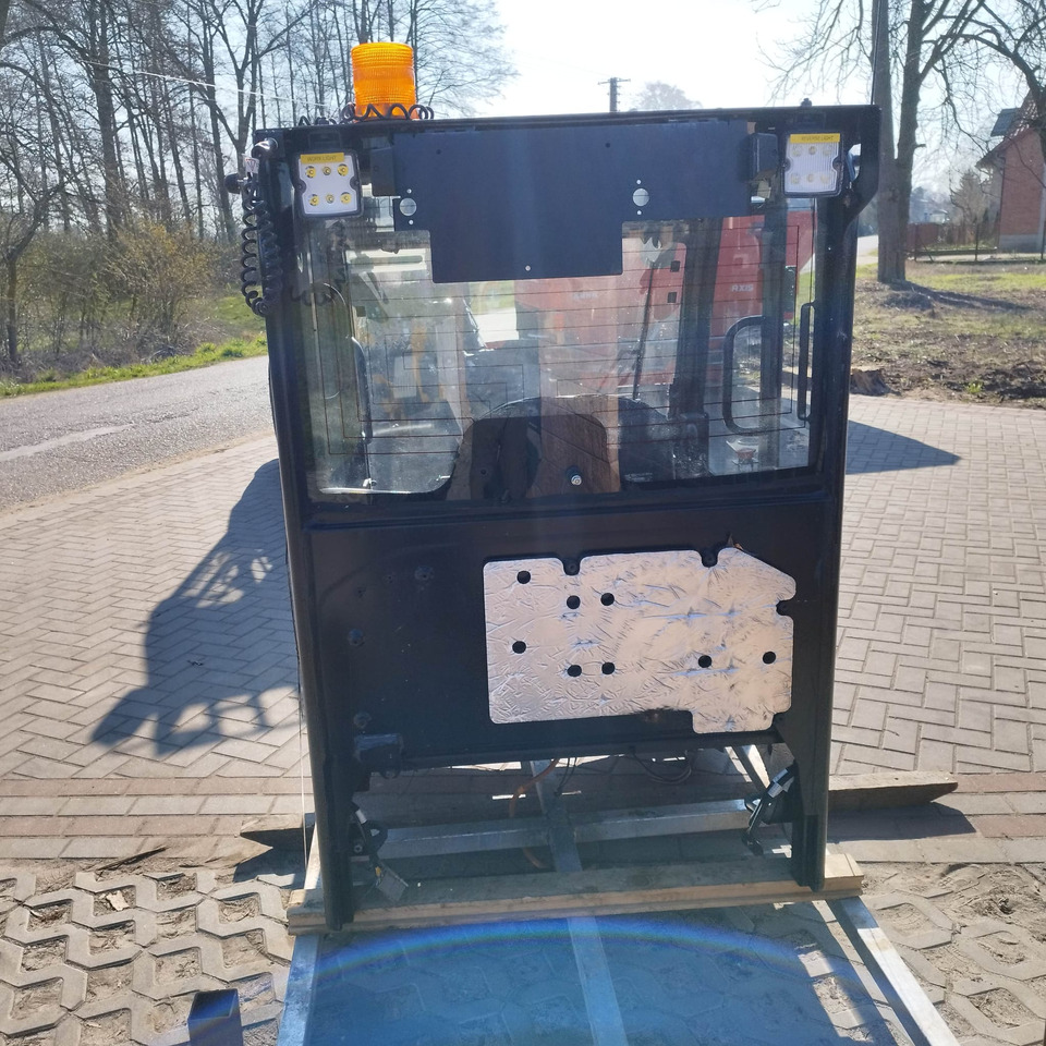 JCB 403 - Kabīne - Celtniecības tehnika: foto 5 JCB 403 - Kabīne - Celtniecības tehnika: foto 5