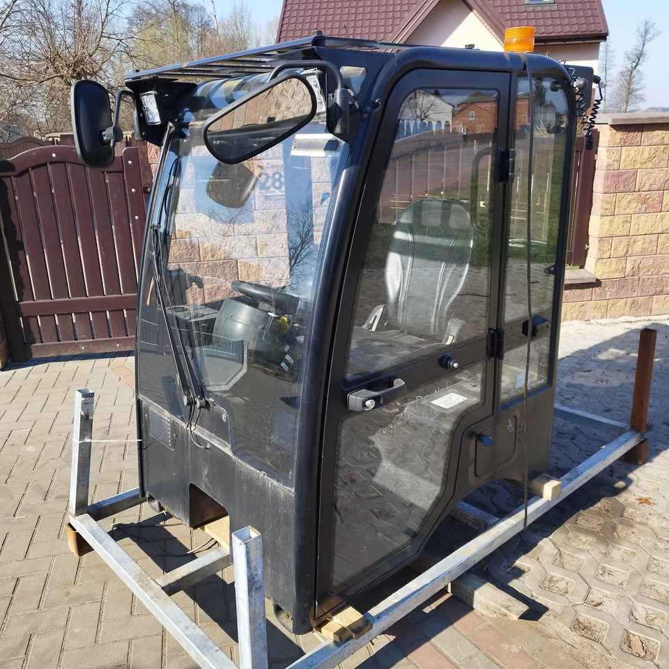 JCB 403 - Kabīne - Celtniecības tehnika: foto 3 JCB 403 - Kabīne - Celtniecības tehnika: foto 3