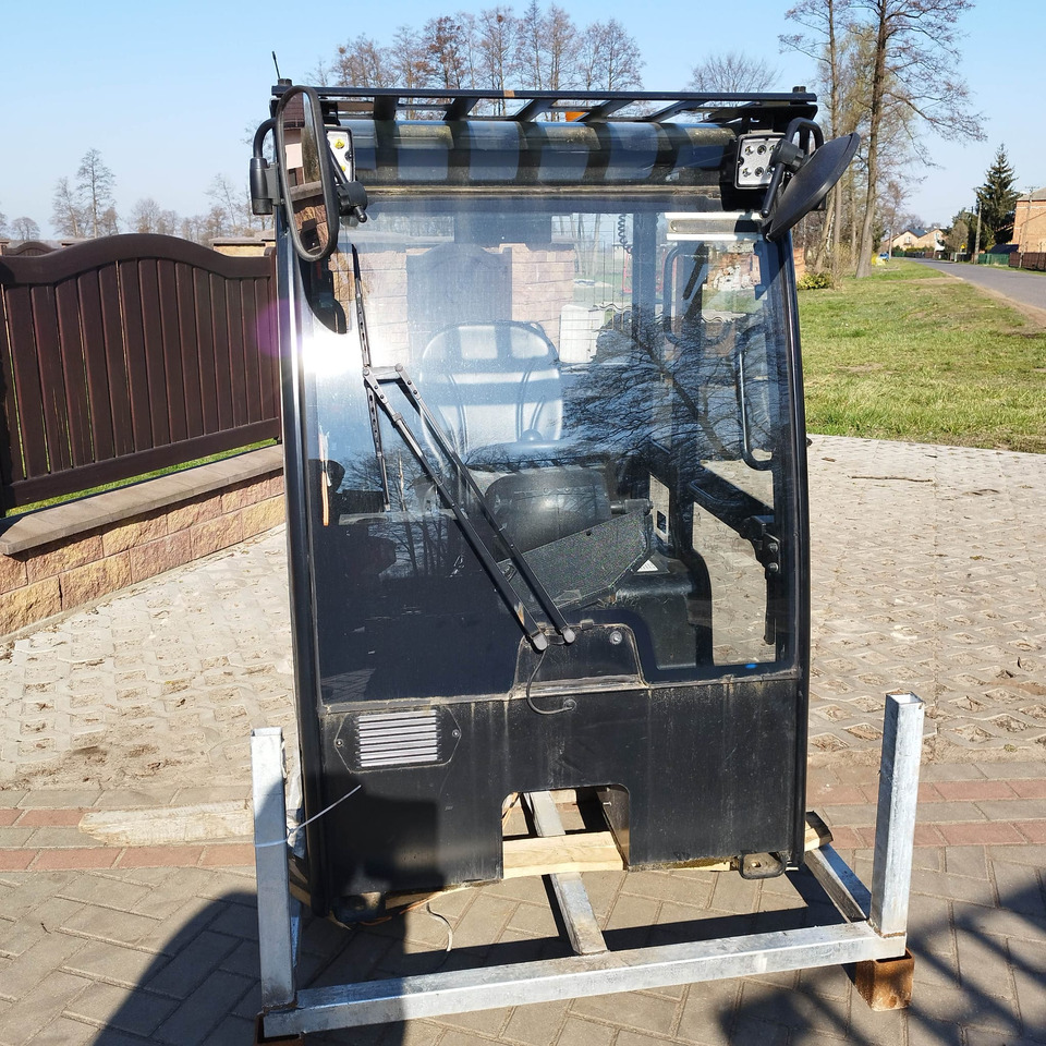 JCB 403 - Kabīne - Celtniecības tehnika: foto 2 JCB 403 - Kabīne - Celtniecības tehnika: foto 2