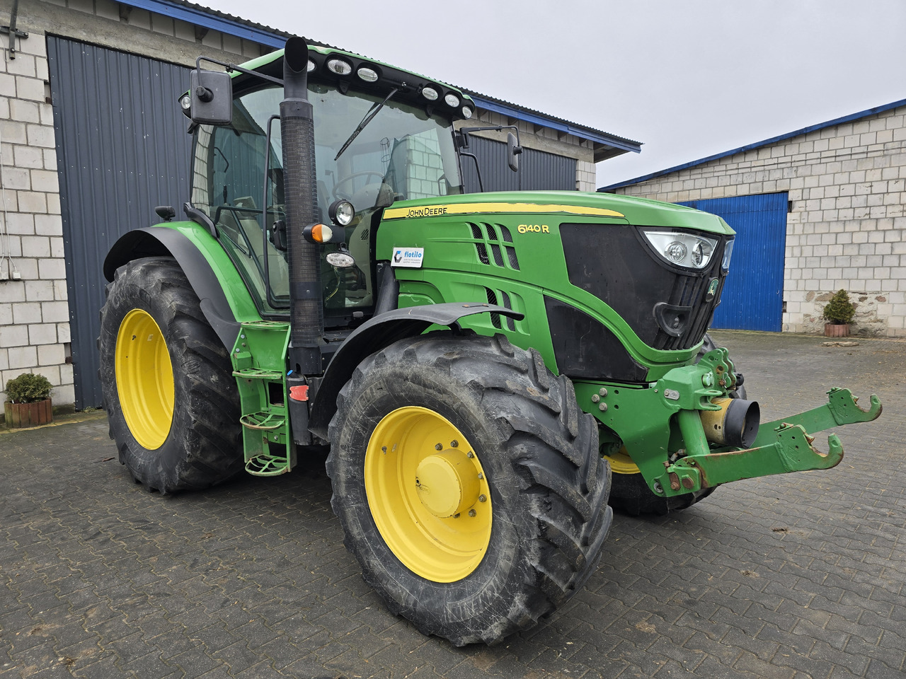 JOHN DEERE 6140R - Traktors: foto 3 JOHN DEERE 6140R - Traktors: foto 3