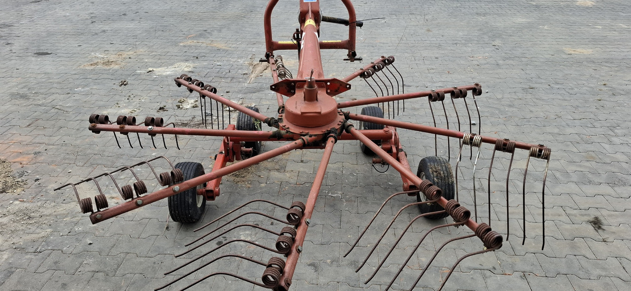 KUHN GA 300 GM - Vālotājs/ Ārdītājs: foto 1 KUHN GA 300 GM - Vālotājs/ Ārdītājs: foto 1