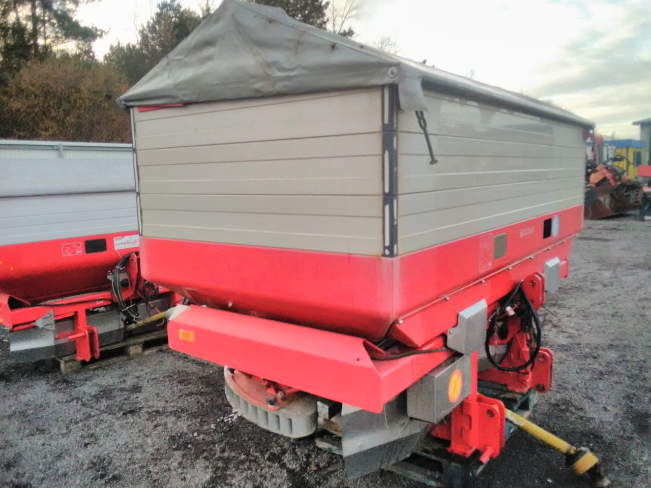 KVERNELAND EXACTA – TL - Minerālmēslu izkliedētājs: foto 3 KVERNELAND EXACTA – TL - Minerālmēslu izkliedētājs: foto 3