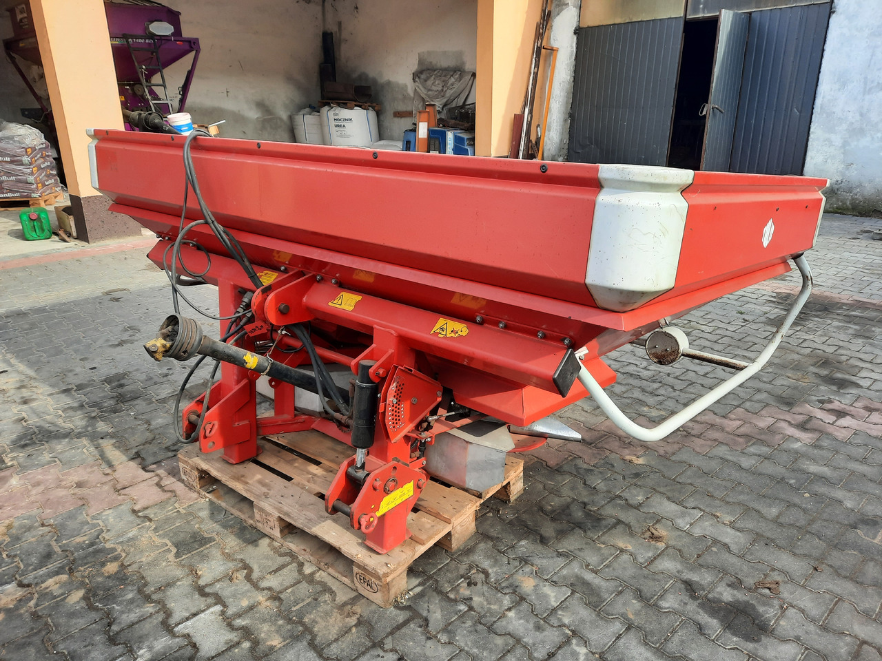 LELY CENTERLINER SX 2000 L - Minerālmēslu izkliedētājs: foto 2 LELY CENTERLINER SX 2000 L - Minerālmēslu izkliedētājs: foto 2