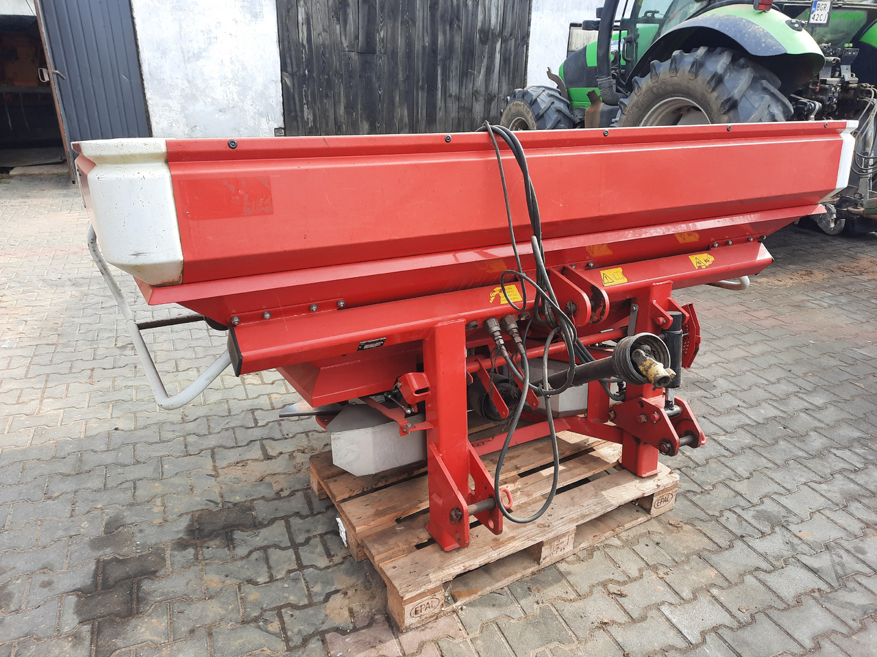 LELY CENTERLINER SX 2000 L - Minerālmēslu izkliedētājs: foto 1 LELY CENTERLINER SX 2000 L - Minerālmēslu izkliedētājs: foto 1