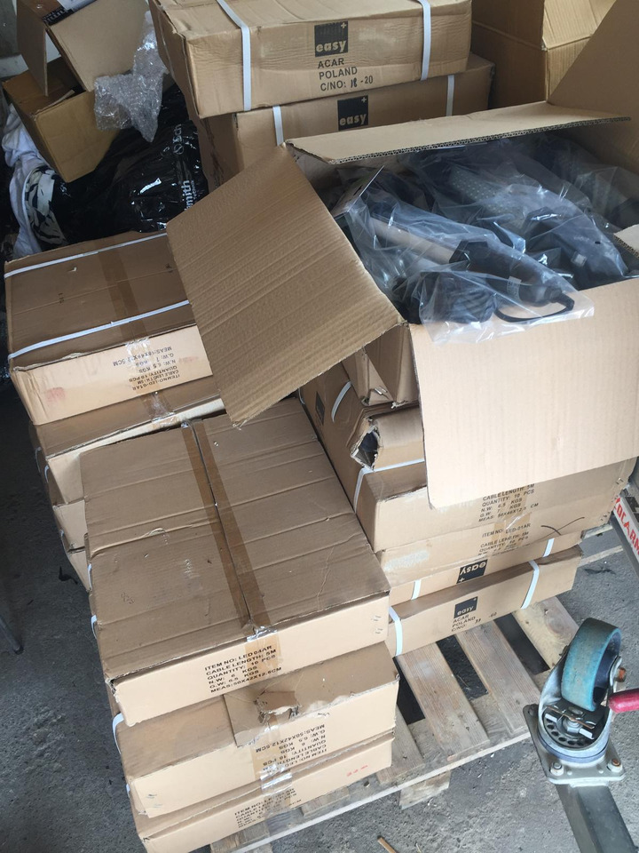 Lampa warsztatowa na 5 metrowym przewodzie zasilającym - Garāžu aprīkojums: foto 4 Lampa warsztatowa na 5 metrowym przewodzie zasilającym - Garāžu aprīkojums: foto 4