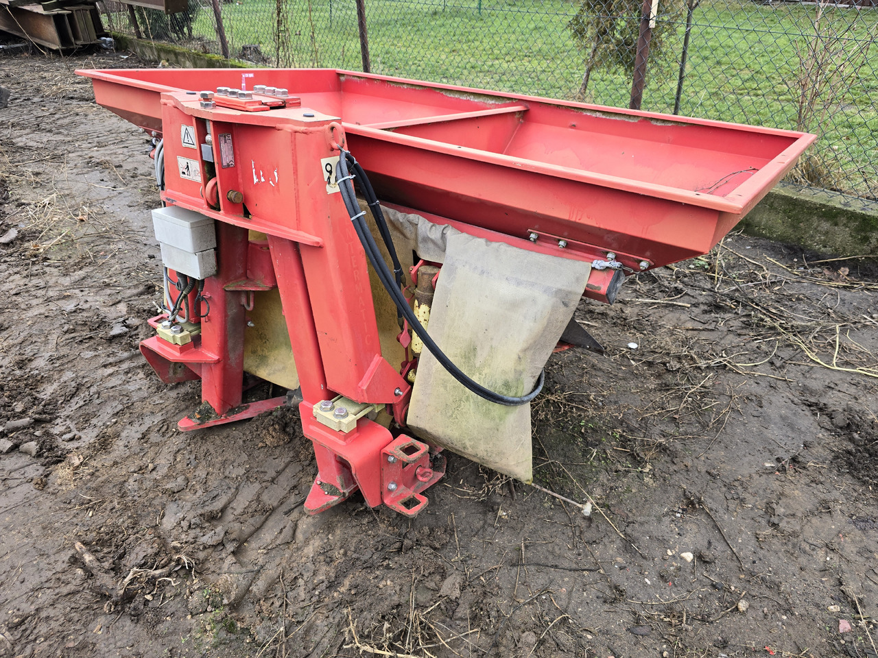 Lely - Minerālmēslu izkliedētājs: foto 2 Lely - Minerālmēslu izkliedētājs: foto 2