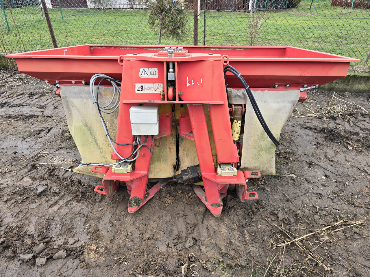 Lely - Minerālmēslu izkliedētājs: foto 3 Lely - Minerālmēslu izkliedētājs: foto 3