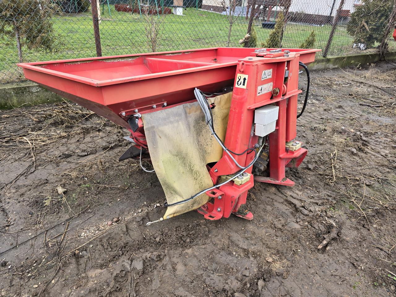 Lely - Minerālmēslu izkliedētājs: foto 1 Lely - Minerālmēslu izkliedētājs: foto 1