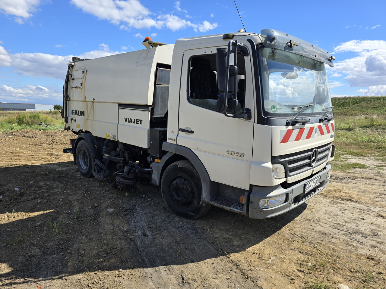 MERCEDES-BENZ Atego - Ielu tīrīšanas mašīna: foto 3 MERCEDES-BENZ Atego - Ielu tīrīšanas mašīna: foto 3