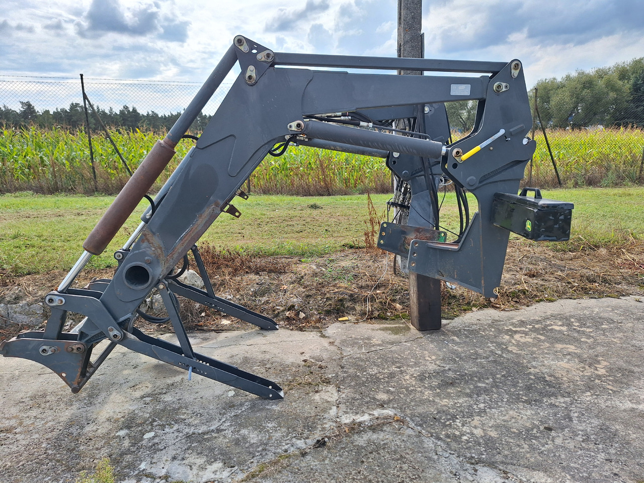 Manip MP85 - Frontālais iekrāvējs: foto 2 Manip MP85 - Frontālais iekrāvējs: foto 2