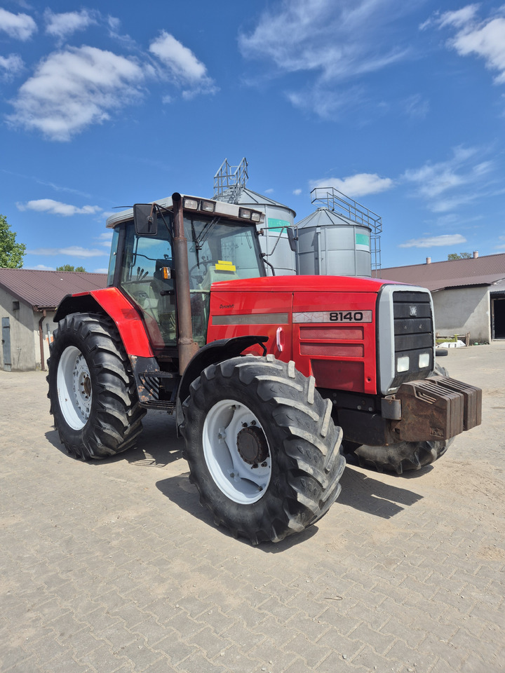 Massey Ferguson - Traktors: foto 1 Massey Ferguson - Traktors: foto 1